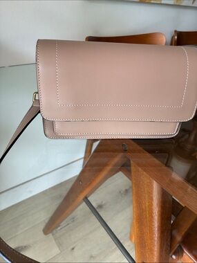 AALLYN Classic Women's Crossbody Bag in Taupe